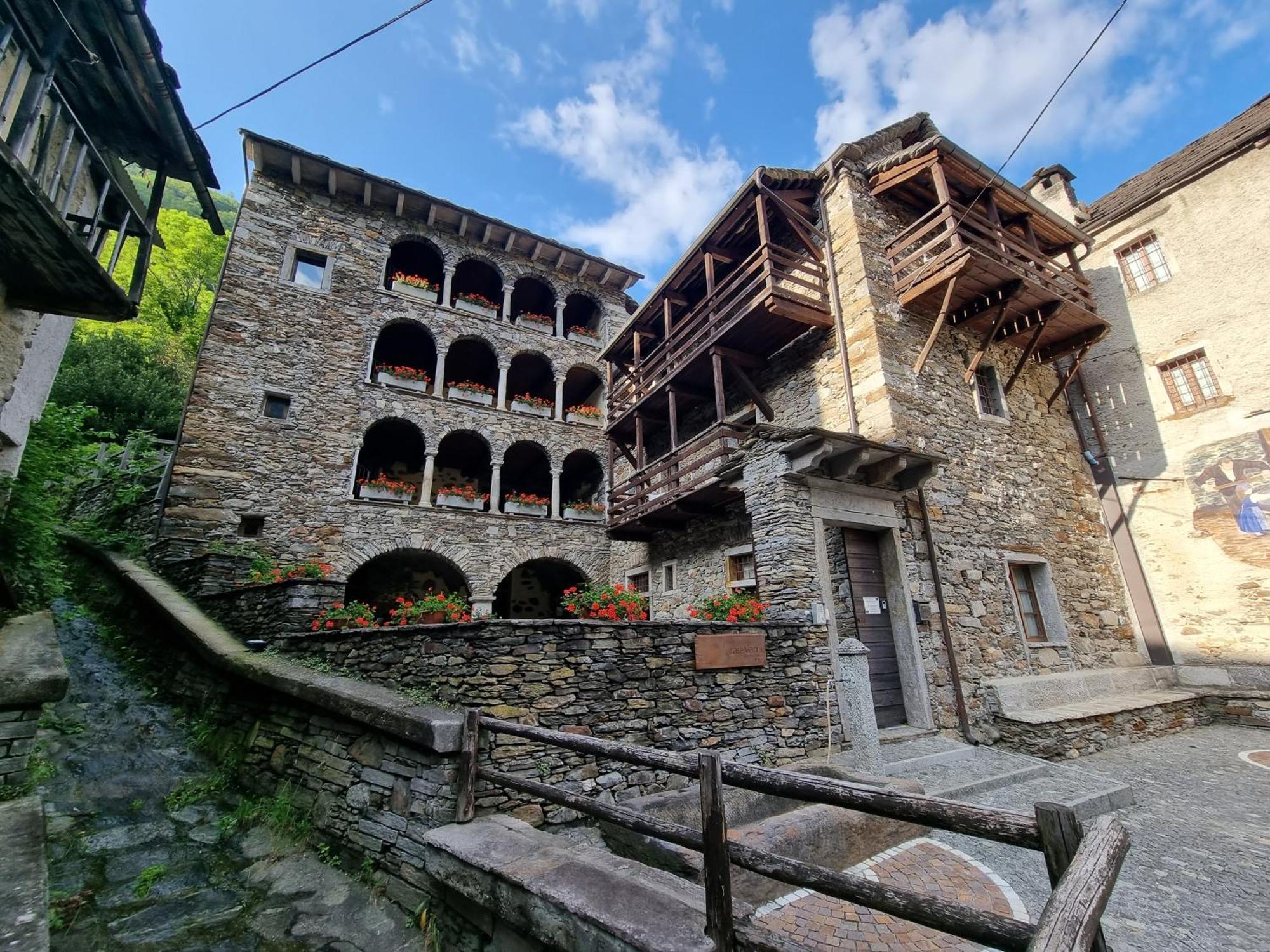 Dimora Storica Casa Vanni Villadossola Bagian luar foto